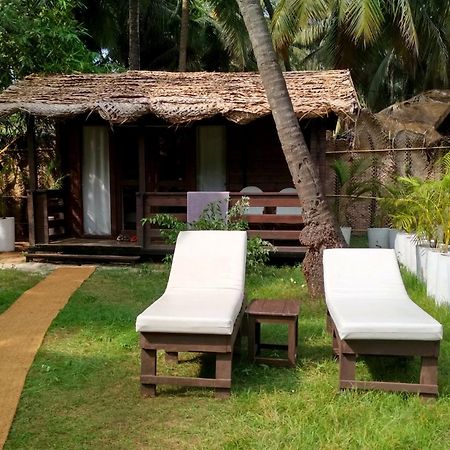 Mamagoa Beach Resort มานเดรม ภายนอก รูปภาพ